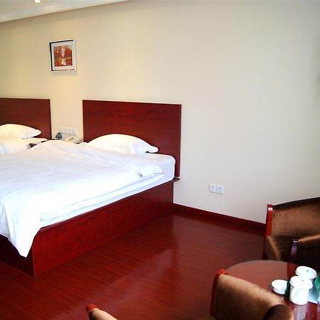 GreenTree Inn JiangXi JinDeZhen People Square JinDin Business Hotel Jingdezhen Buitenkant foto