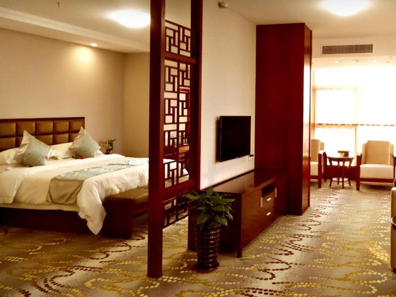 GreenTree Inn JiangXi JinDeZhen People Square JinDin Business Hotel Jingdezhen Buitenkant foto