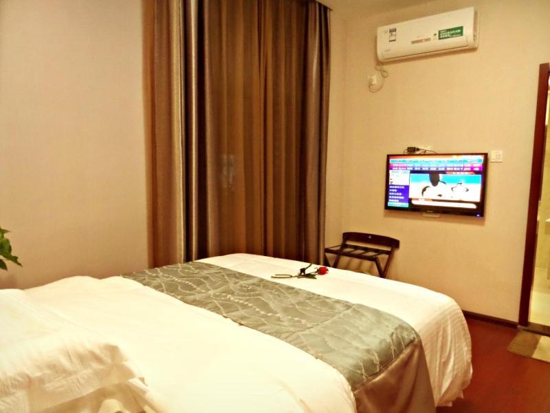 GreenTree Inn JiangXi JinDeZhen People Square JinDin Business Hotel Jingdezhen Buitenkant foto