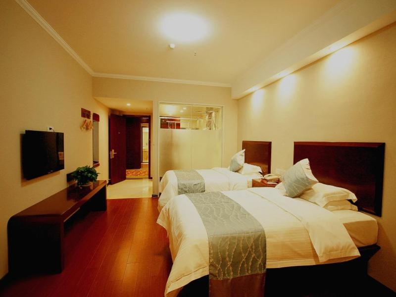 GreenTree Inn JiangXi JinDeZhen People Square JinDin Business Hotel Jingdezhen Buitenkant foto