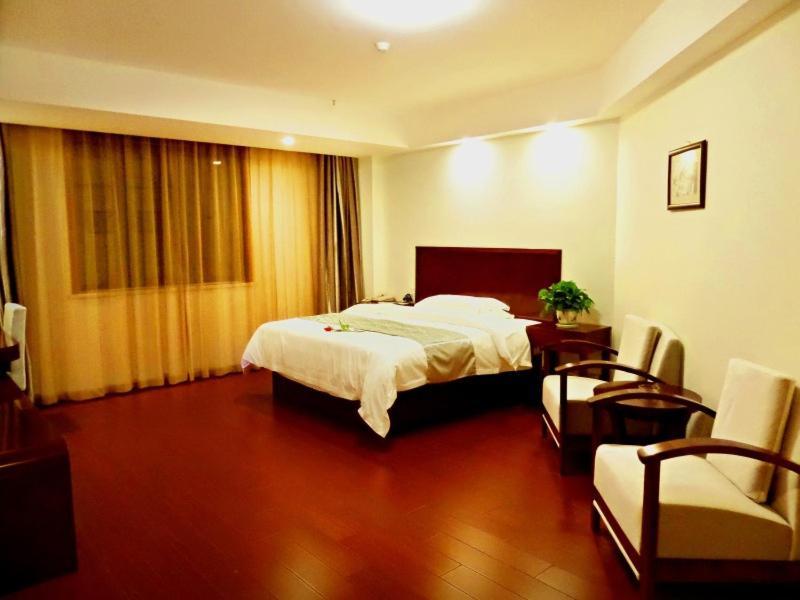 GreenTree Inn JiangXi JinDeZhen People Square JinDin Business Hotel Jingdezhen Buitenkant foto