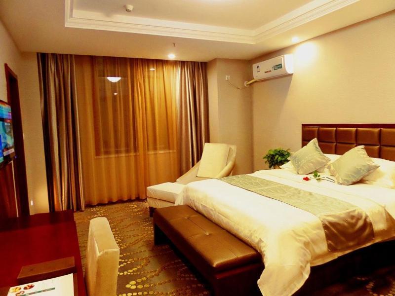 GreenTree Inn JiangXi JinDeZhen People Square JinDin Business Hotel Jingdezhen Buitenkant foto