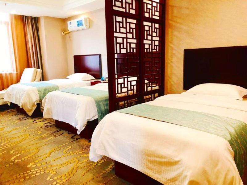 GreenTree Inn JiangXi JinDeZhen People Square JinDin Business Hotel Jingdezhen Buitenkant foto