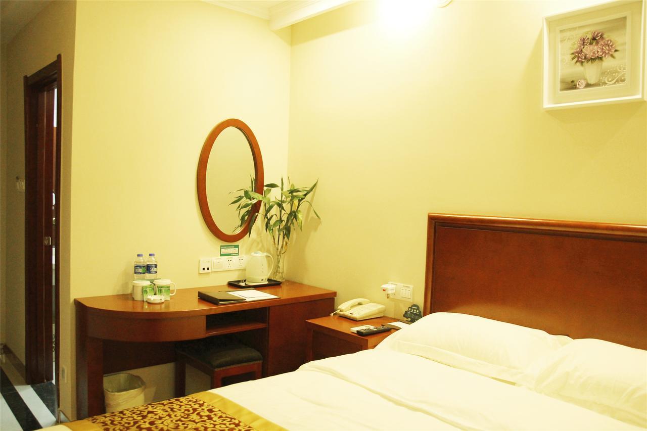 GreenTree Inn JiangXi JinDeZhen People Square JinDin Business Hotel Jingdezhen Buitenkant foto