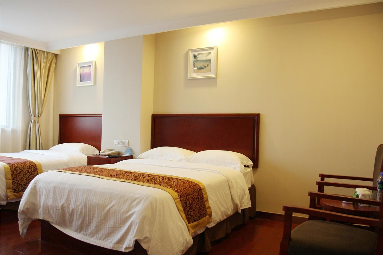 GreenTree Inn JiangXi JinDeZhen People Square JinDin Business Hotel Jingdezhen Buitenkant foto