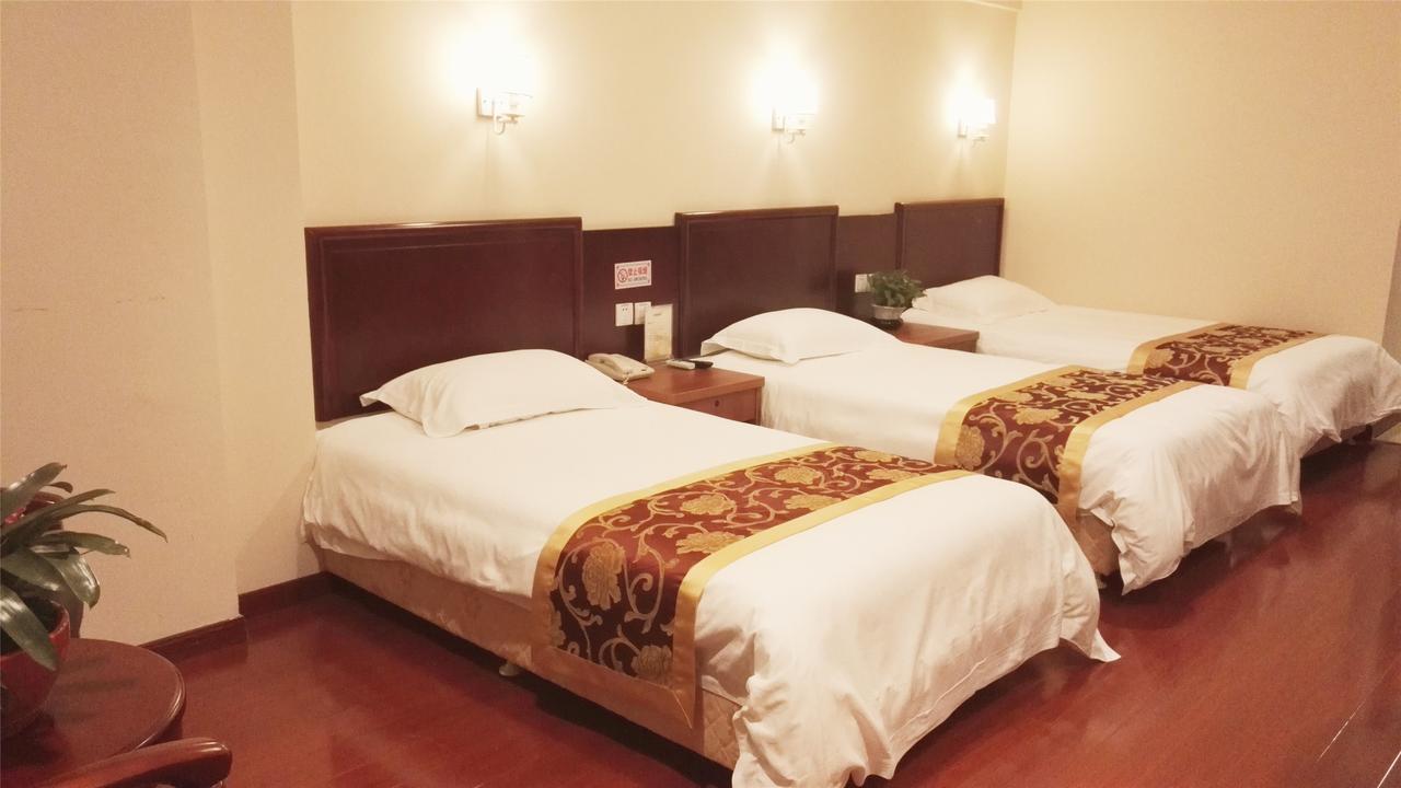 GreenTree Inn JiangXi JinDeZhen People Square JinDin Business Hotel Jingdezhen Buitenkant foto