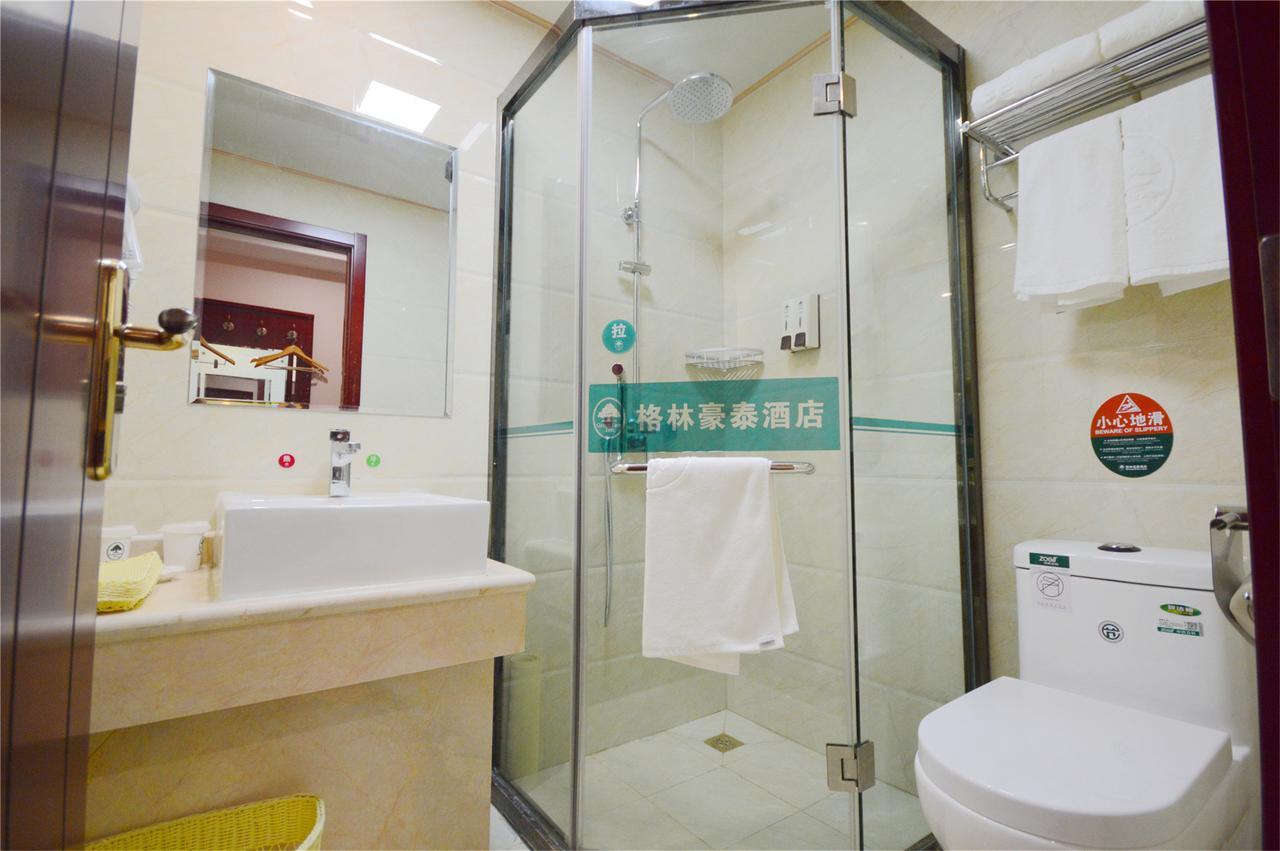 GreenTree Inn JiangXi JinDeZhen People Square JinDin Business Hotel Jingdezhen Buitenkant foto