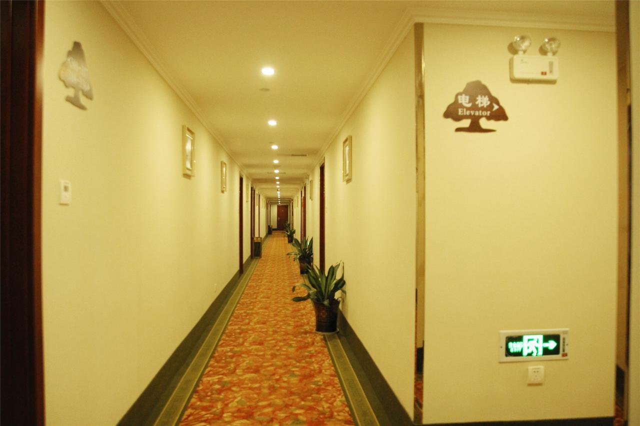 GreenTree Inn JiangXi JinDeZhen People Square JinDin Business Hotel Jingdezhen Buitenkant foto